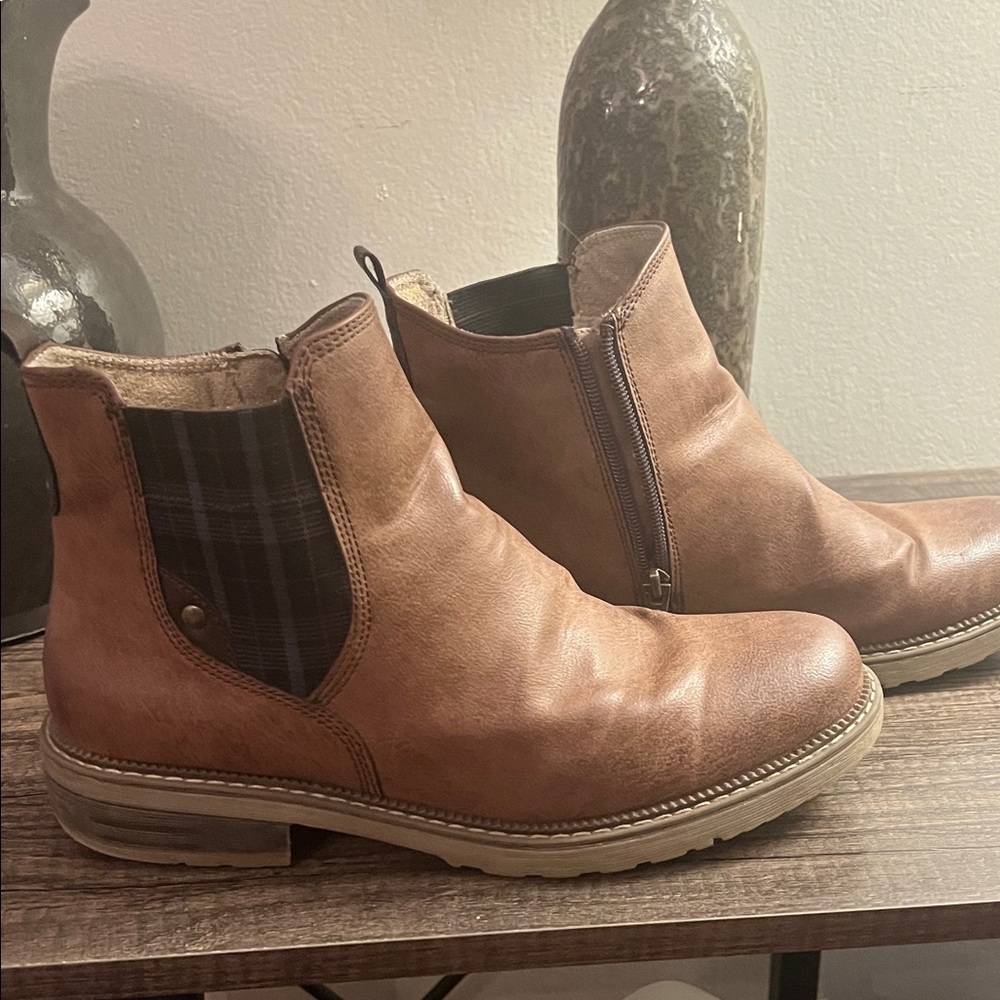 Spring Step Tan Chukka Boots with Plaid Accent